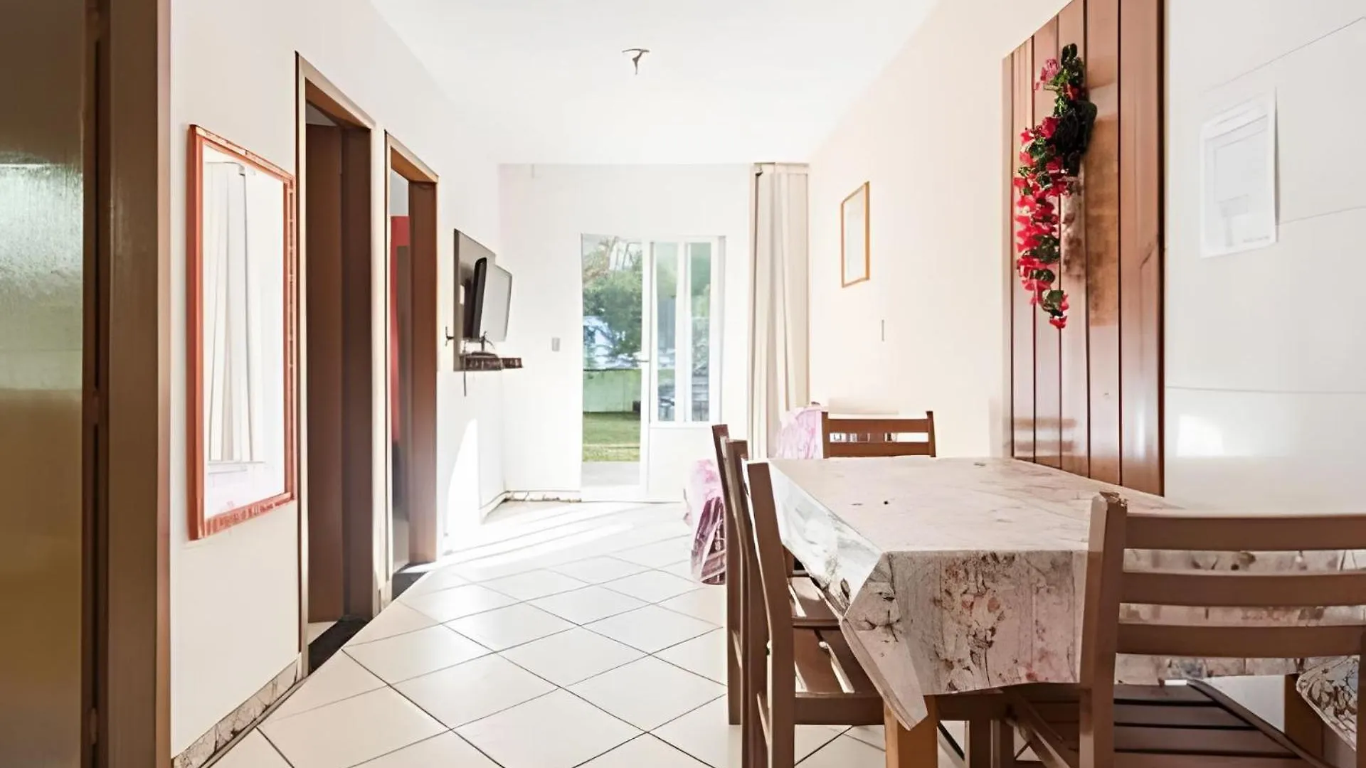 Apartlaguna - 3 Residenciais Diferentes 0*, Laguna